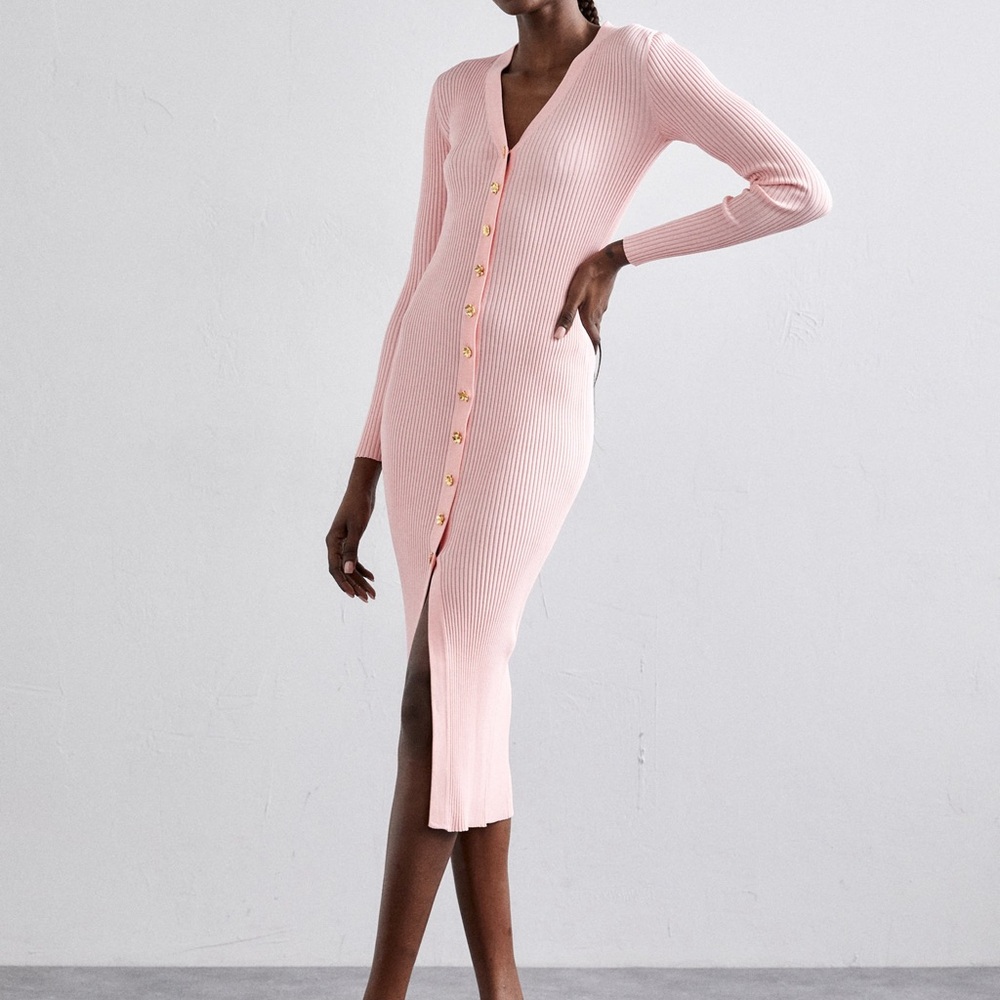 Chic Pink Ribbed Dress with Gold Buttons